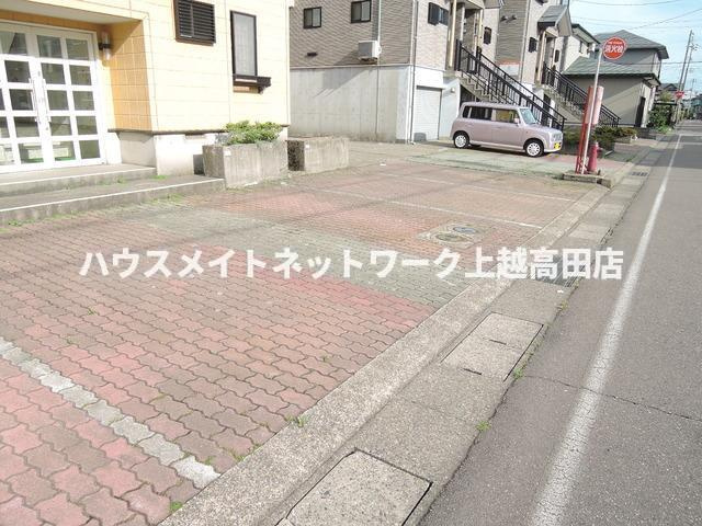 リバティ越後Ａの駐車場|駐車場