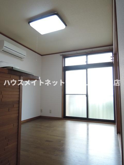 リバティ越後Ａの居間・リビング|ＤＫ9.5帖（参考同型リバティ越後B 205号室反転室内写真）