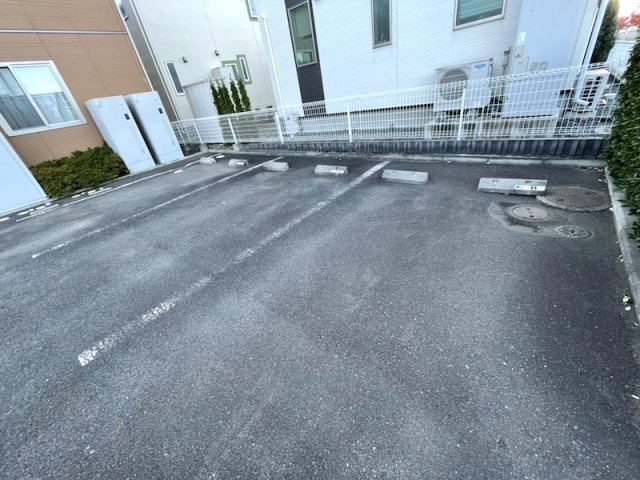 ディアス　セフィーラⅢの駐車場
