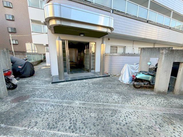 第15東昌ハイツのエントランス