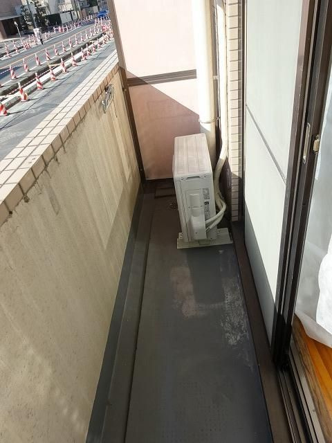 フジヨシ小島町ビルのバルコニー