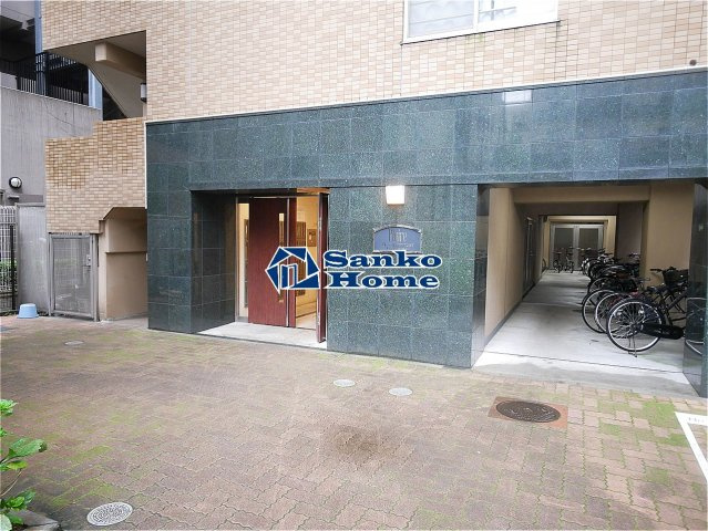 プレール文京ウエストのエントランス