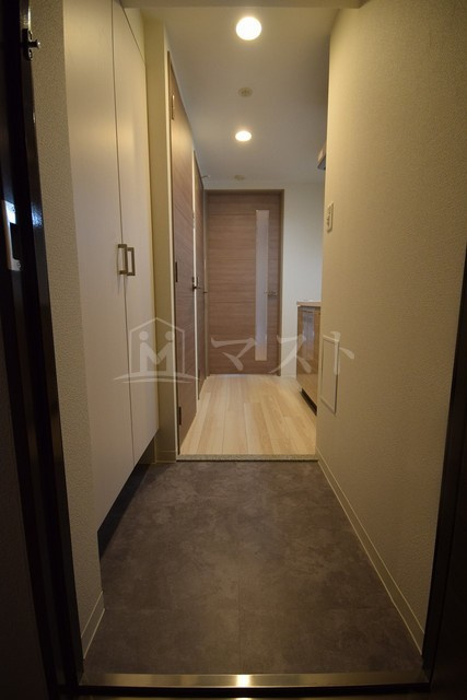 エスリード本町レジデンスの玄関