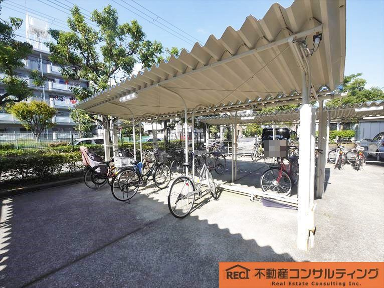 日商岩井香枦園マンション一号棟の駐輪場