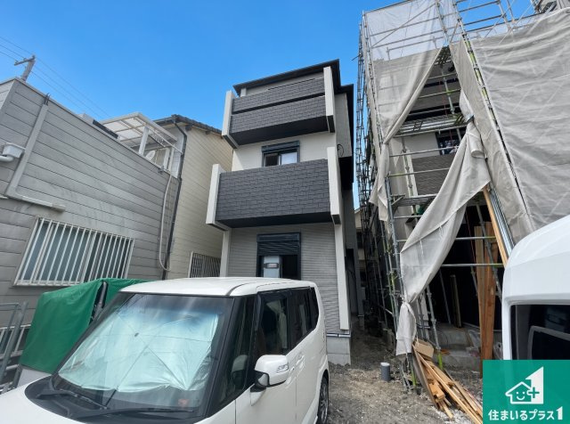尼崎市神田中通　新築一戸建ての外観|周辺は落ち着いた街並みの住宅地！子育てがしやすい住環境です！まだ未完成ですが、現地でしかわからない事もございます。是非一度ご覧ください。
