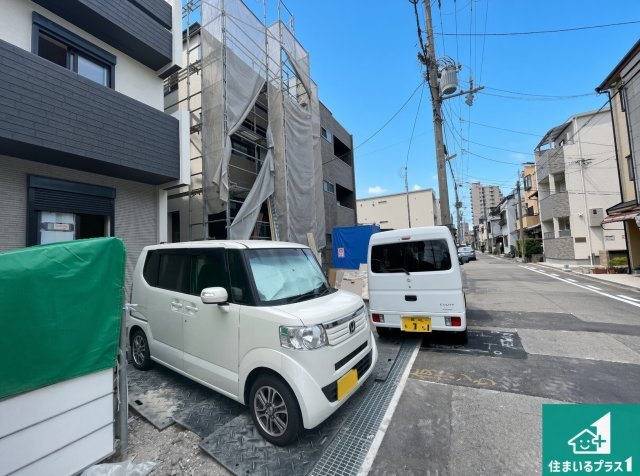尼崎市神田中通　新築一戸建ての前面道路含む現地写真|周辺は落ち着いた街並みの住宅地！子育てがしやすい住環境です！まだ未完成ですが、現地でしかわからない事もございます。是非一度ご覧ください。