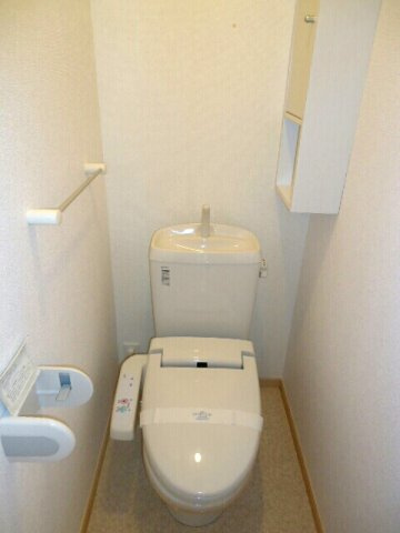 【トイレ】 | フォレストウィング・Ｋ | 清潔感のあるトイレです