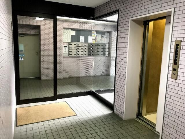 ピュアハイツ台町のエントランス