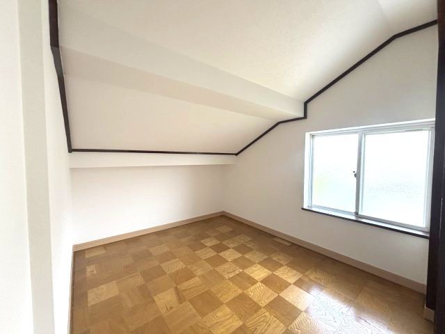 所沢市中富南3丁目中古戸建のその他|2階にある収納部屋です。十分な広さがあり、季節物の収納に便利！