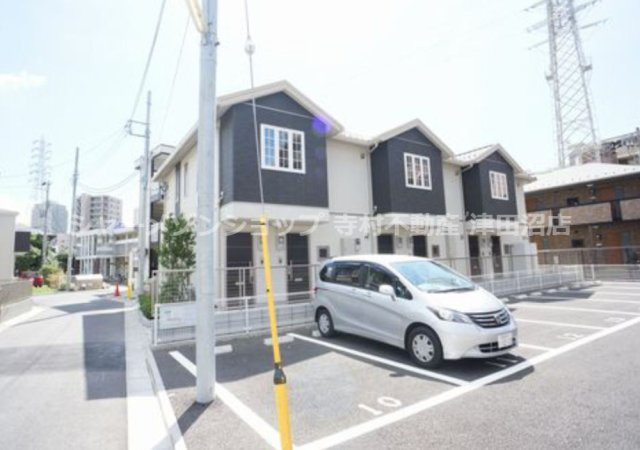 グリーングラスの駐車場