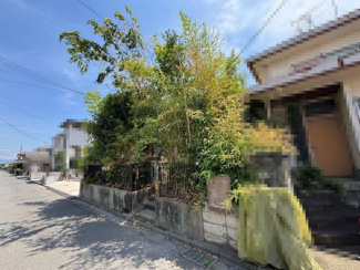 【前面道路含む現地写真】 | 現況でお渡し、建築条件なしです！そのまま使うも良し、お好きな家を建て直すも良しです♪