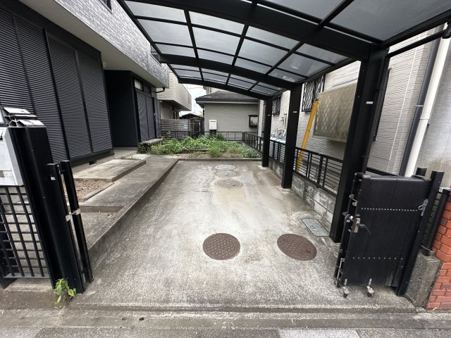 【駐車場】