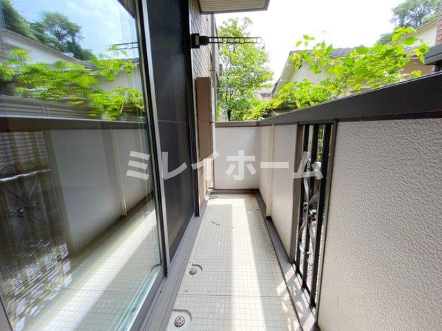 サンハウス中央のバルコニー