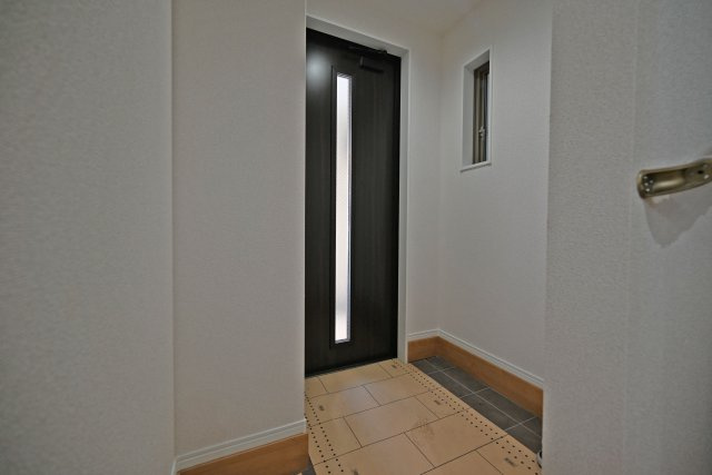 大阪市淀川区田川１丁目新築一戸建て｜3LDK＋駐車1台可の玄関|空家につき、お気軽に見学できます！