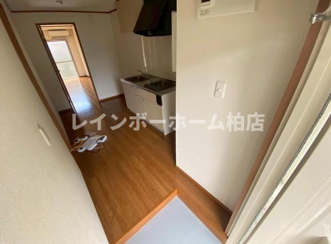 特典：仲介手数料が無料です!!の玄関
