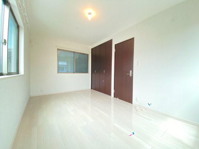 Variohouse鳥飼の洋室