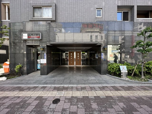 パレステュディオ新宿パークサイドのエントランス