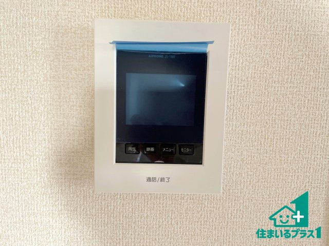 ★24(土)25(日)現地見学可能！★長浜市南小足町　第9期　限定1邸の防犯設備|カラーモニターインターホン！声だけでなく来訪者の姿や顔がモニターで確認できるので、小さなお子様がいらっしゃるご家庭でも安心できます！