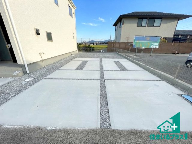 ★24(土)25(日)現地見学可能！★長浜市南小足町　第9期　限定1邸の駐車場|2台分の駐車スペース有り！急な来客でも安心です！