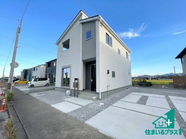 ★24(土)25(日)現地見学可能！★長浜市南小足町　第9期　限定1邸の外観|安心の10年保証！外観を美しく保ち、雨水で汚れを落とします！気になることがありましたら、お気軽にお問い合わせください！