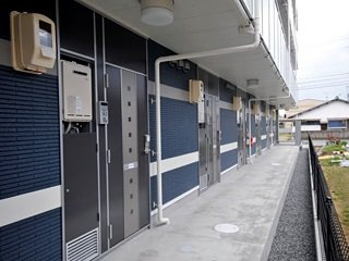 レオネクストレオーノの玄関