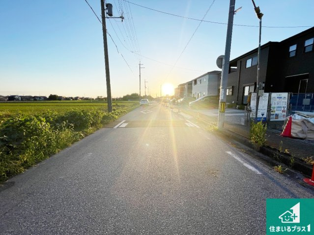 長浜市南小足町　第9期　新築一戸建ての前面道路含む現地写真|周辺は落ち着いた街並みの住宅地！子育てがしやすい住環境です！まだ未完成ですが、現地でしかわからない事もございます。是非一度ご覧ください。

