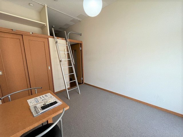 レオパレスフィスデファミーユの寝室