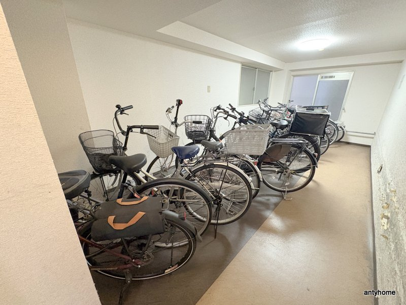 アパートメント新深江の駐車場