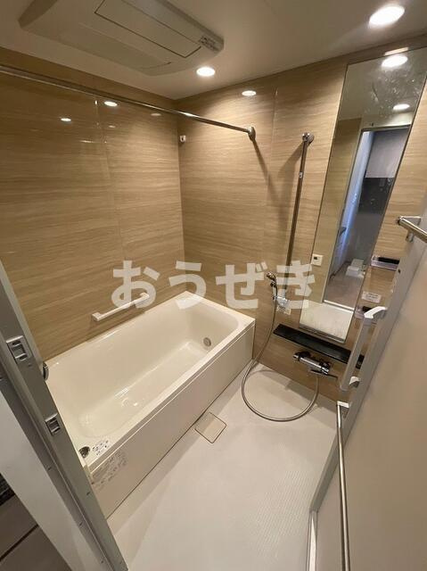 ヴェレーナ横浜反町駅前の浴室