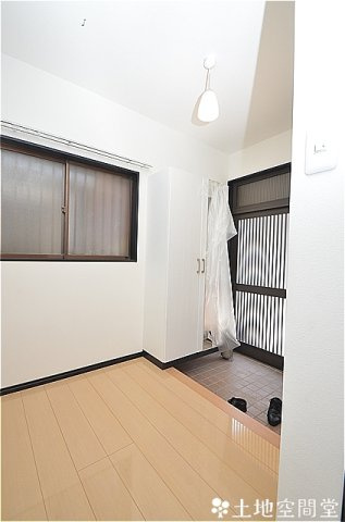 熊谷1丁目貸家の玄関