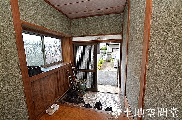 塔野3丁目戸建の玄関|リフォーム中
