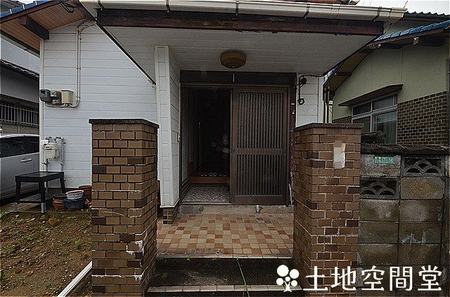 塔野3丁目戸建のエントランス