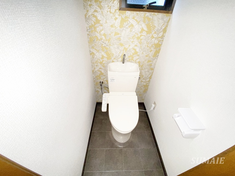 サンモール井上のトイレ|温水洗浄機能付きトイレです