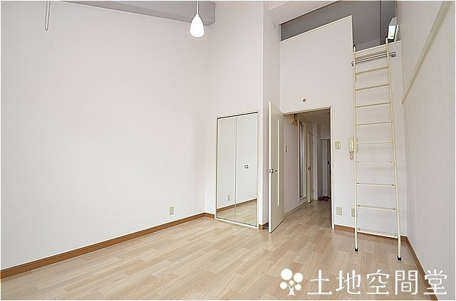 北九州市八幡西区岡田町の賃貸マンションの洋室