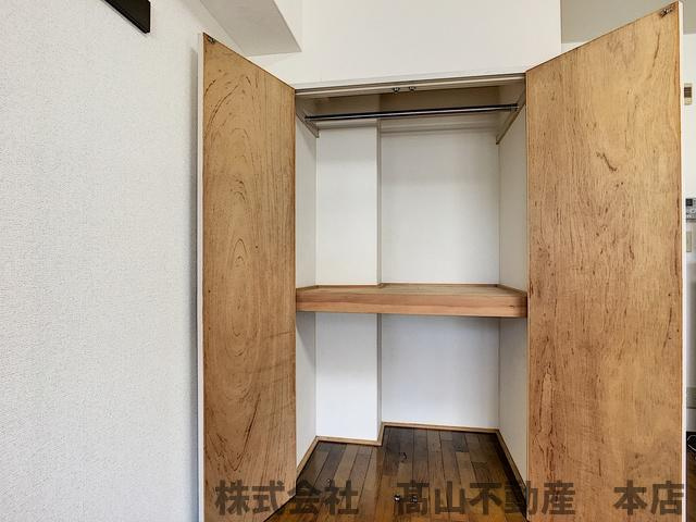 宗像市赤間３丁目のアパートの居間・リビング