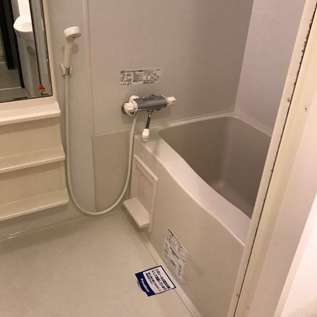 リタ　コートの浴室