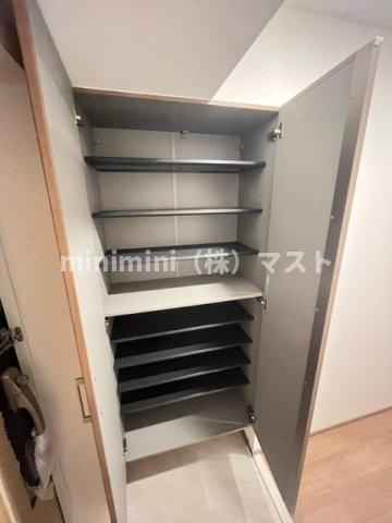 スプランディッド難波WESTⅢの収納