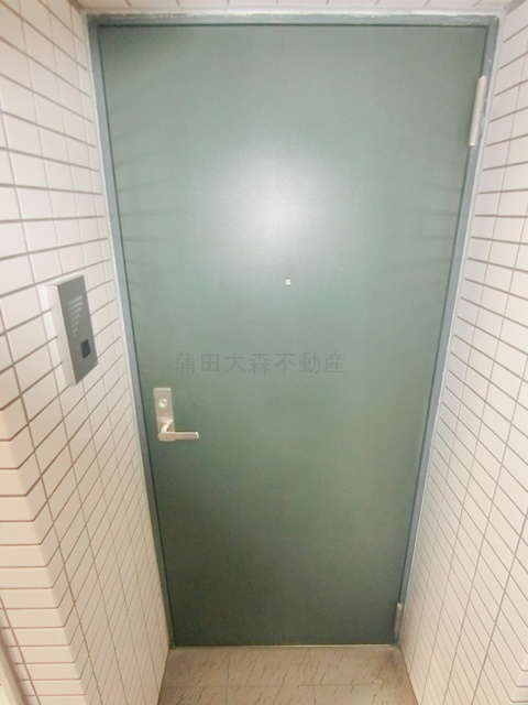 シャトレ山王ビルの玄関