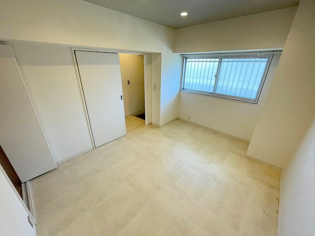 西中島東行マンションの洋室