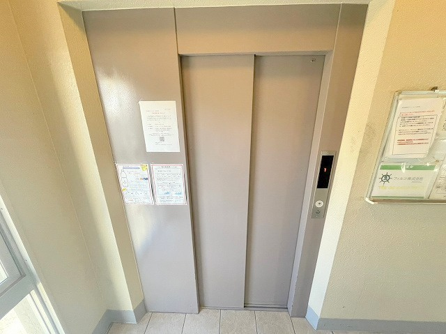 西中島東行マンションのロビー