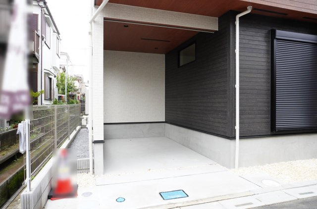 越谷市蒲生東町 新築分譲住宅の駐車場