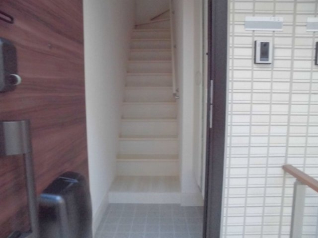 ルネス押上の玄関