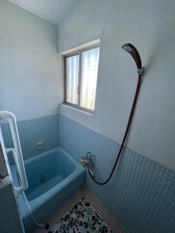 多賀1丁目戸建の浴室