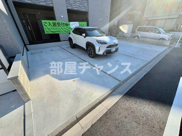リシェス名古屋山王ウエストの駐車場