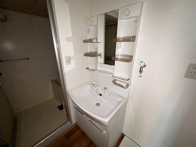 サンモール調布の独立洗面台|※別号室参考写真