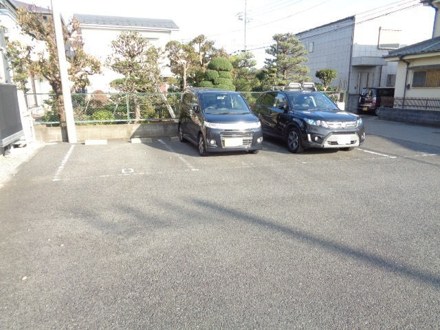 ツリーベル館の駐車場|敷地内駐車場☆