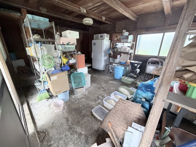 丹波市氷上町井中の中古一戸建のその他|離れ　物置（土間）