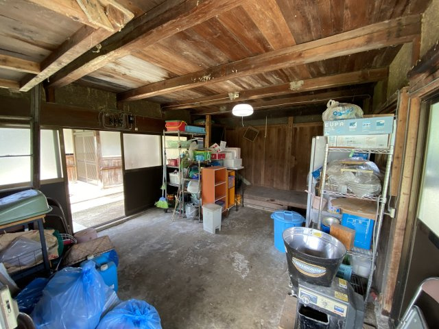 丹波市氷上町井中の中古一戸建のその他|離れ　物置（土間）