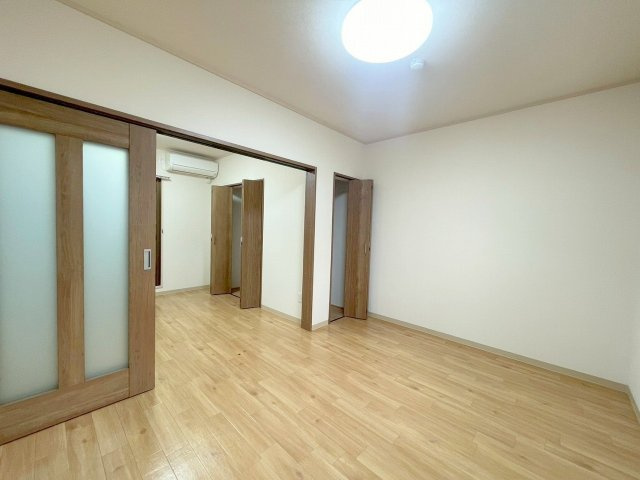 ビギンハイツA棟の洋室