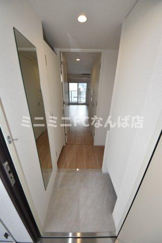 セレニテフラン谷町四丁目アリエの玄関